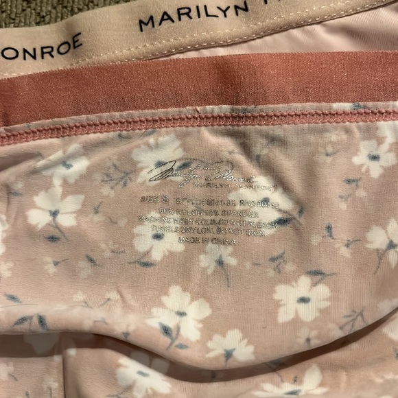 NWOT - Two pairs of Marilyn Monroe panties / underwear - Picture 3 of 3